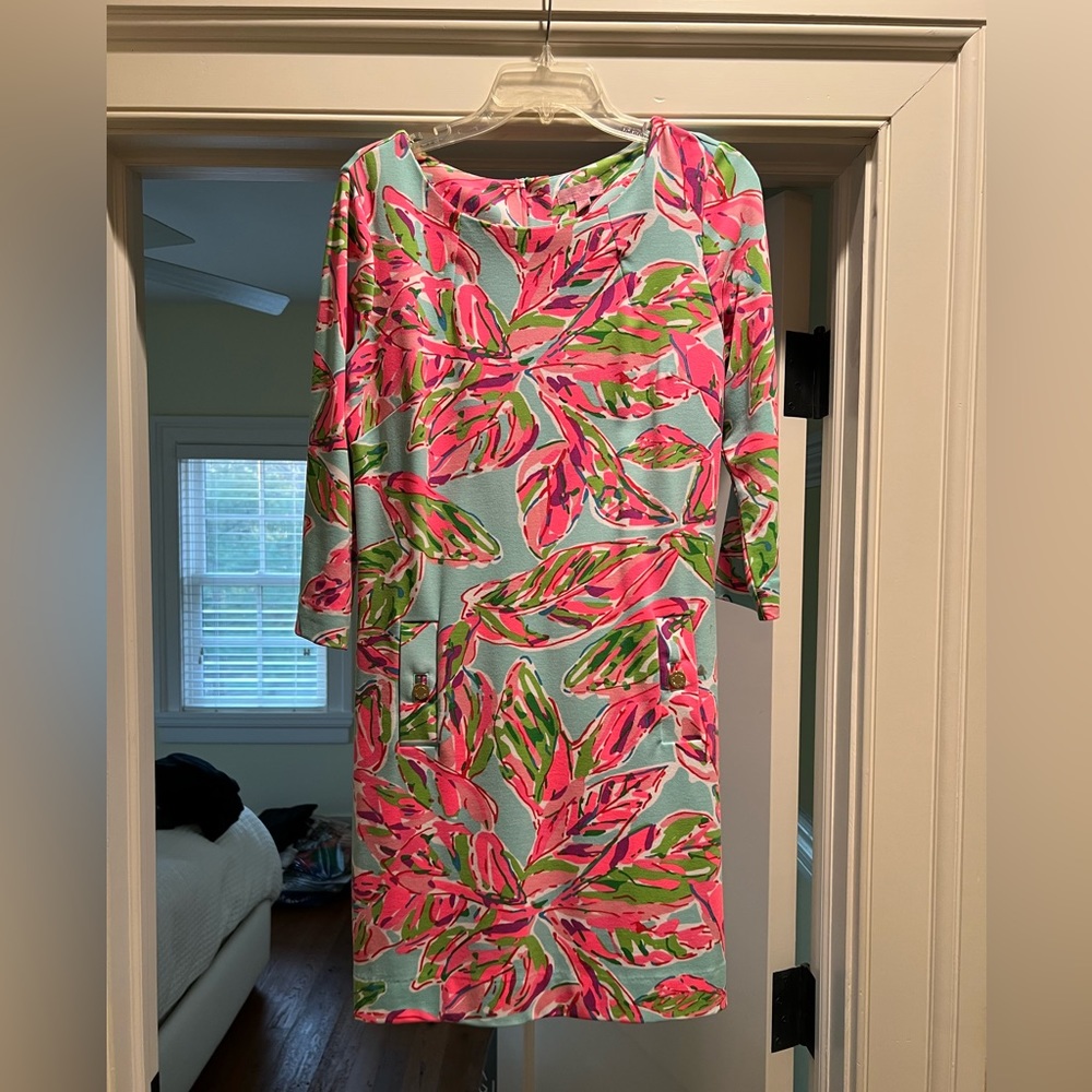Lilly Pulitzer Ladies three quarter length patterned dress. Size Medium.